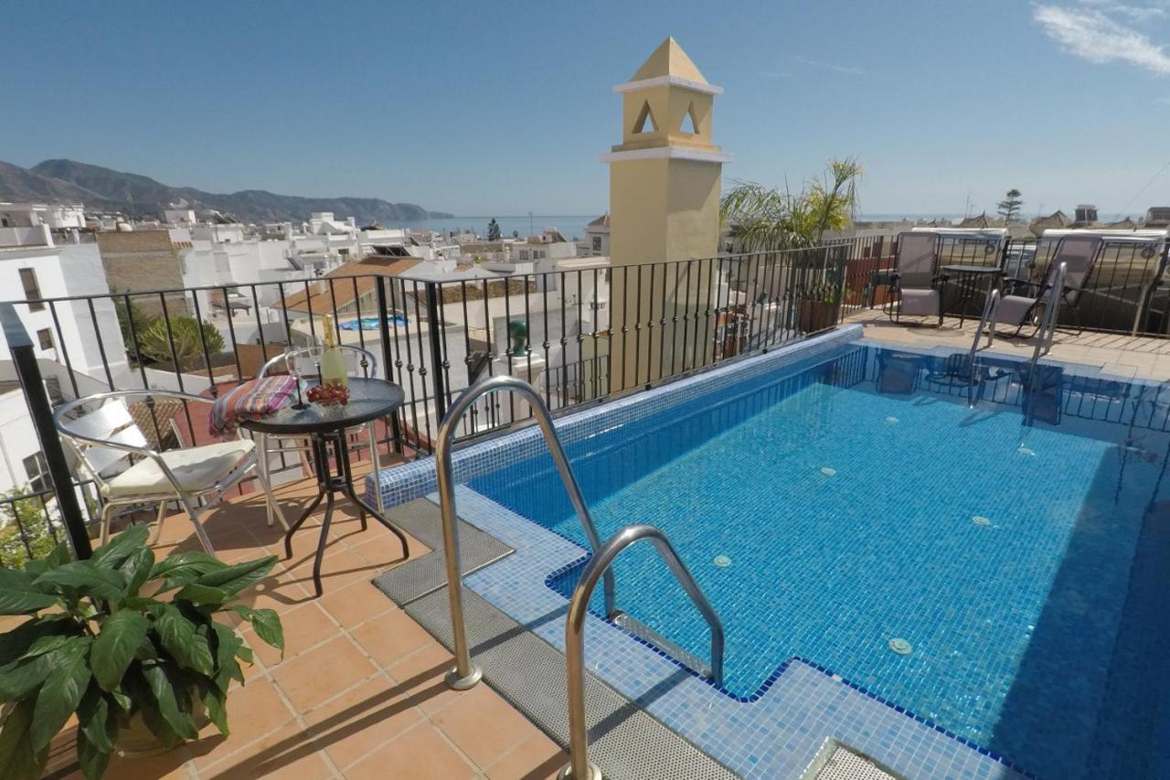 Apartamentos Nerjaluna Luaran gambar