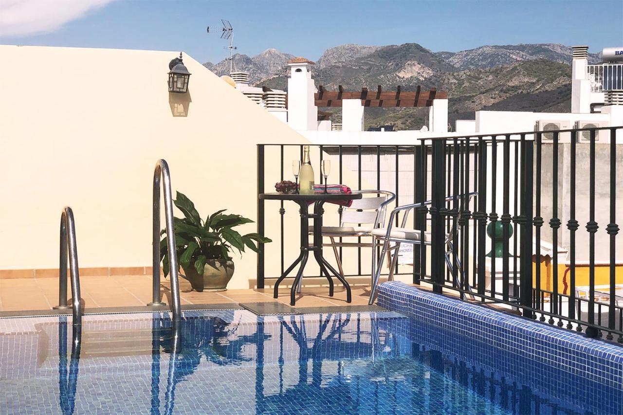Apartamentos Nerjaluna Luaran gambar