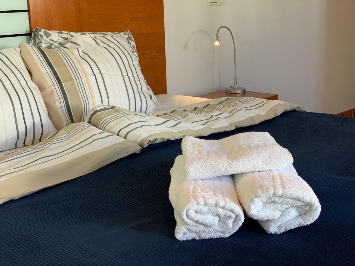 Apartamentos Nerjaluna Luaran gambar