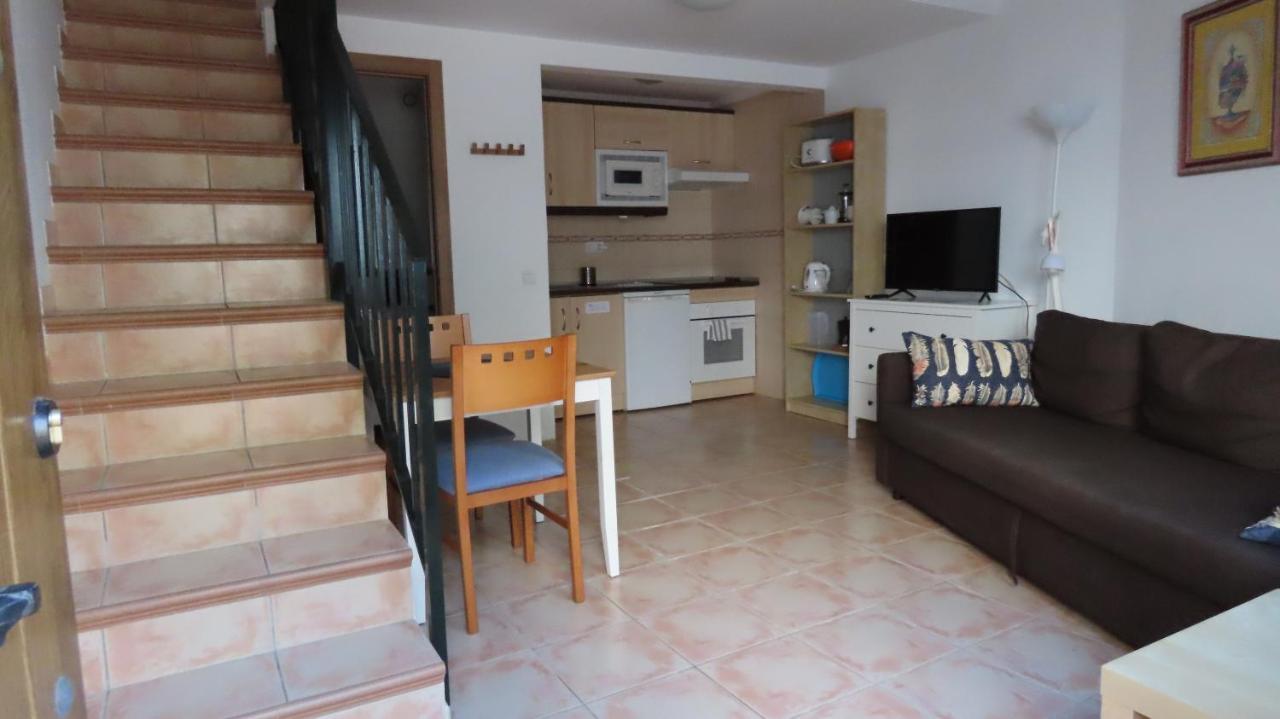 Apartamentos Nerjaluna Luaran gambar