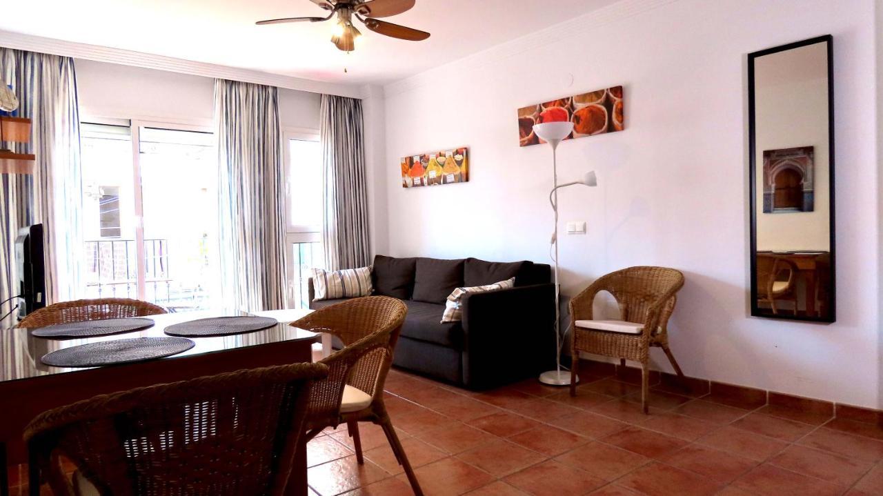 Apartamentos Nerjaluna Luaran gambar